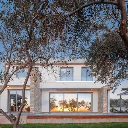Olive Grove 4 Bedroom Вилла *