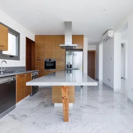 Olive Grove 4 Bedroom Вилла *