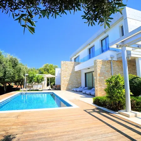 Olive Grove 4 Bedroom * Пафос